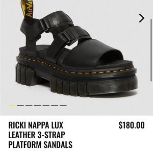 Dr Martens Ricki 3-strap sandals black size US 5